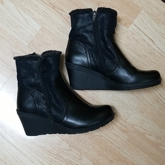 Mootsies Tootsies Shoes - Mootsies Tootsies Wedge Boots!